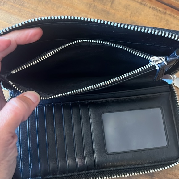 MARC JACOBS Black Leather Gotham Zip Around Wallet - Picture 7 of 10